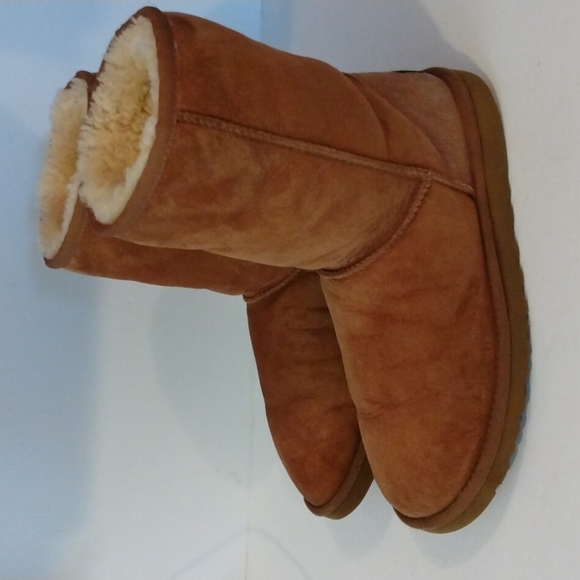 UGG Shoes - Boots UGG
